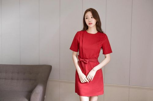 Bật mí cách chọn kiểu váy công sở hợp vóc dáng