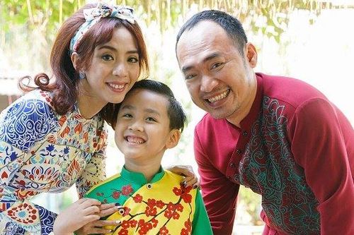 Con trai Thu Trang – Tiến Luật lần đầu đóng hài cùng ba mẹ