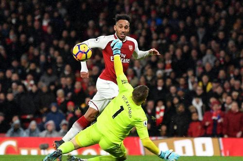 HLV Wenger nói gì khi bộ đôi tân binh tỏa sáng?