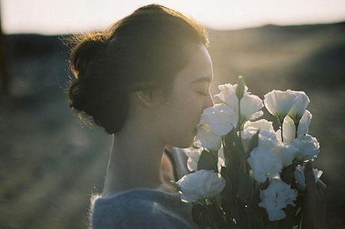 Giải mã vì sao giữa vạn người ta lại gặp và yêu nhau