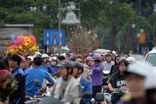 Hơn 1 triệu người lao động ngoại tỉnh kẹt ở Sài Gòn dịp Tết?
