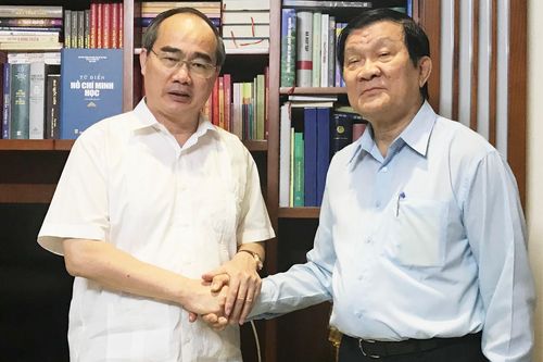 Bí thư Thành ủy TPHCM Nguyễn Thiện Nhân thăm, chúc tết nguyên Chủ tịch nước Trương Tấn Sang