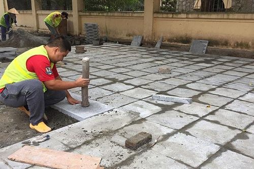 Phát hiện nhiều sai phạm trong quá trình lát đá vỉa hè các tuyến phố tại Hà Nội