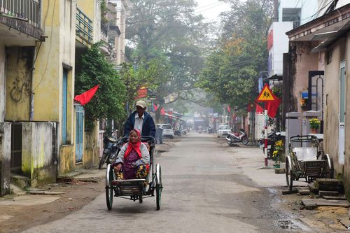 Khoảnh khắc muôn mặt ngày đầu năm mới ở cố đô Huế