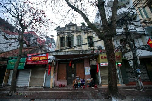 Có một Hà Nội yên bình, vắng lặng sáng mùng Một Tết