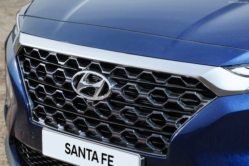 Hyundai ra mắt ô tô Santa Fe 2019, giá rẻ bất ngờ chỉ 592 triệu đồng