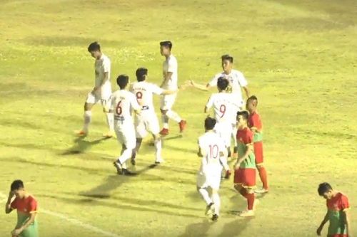 Video Bình Phước 0-2 HAGL: Khán giả kín sân, trèo cây xem dàn sao U23 Việt Nam