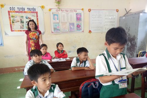 Học sinh trả lại tài sản cho người đánh rơi được nhận bằng khen của Bộ trưởng Bộ GD&ĐT
