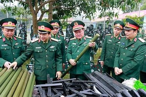 Tăng cường huấn luyện sát với thực tiễn chiến đấu, làm chủ vũ khí, khí tài mới, hiện đại