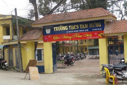 Tại xã Tam Hưng, huyện Thanh Oai: Học sinh phải nghỉ học vì hội làng