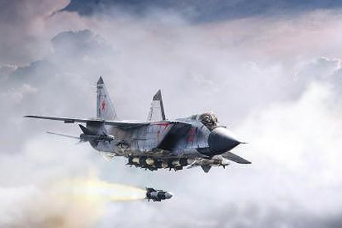 Tiêm kích đánh chặn MiG-31BM phóng tên lửa siêu vượt âm Kh-47M2 Kinzha
