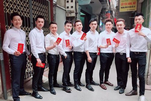 Ngắm dàn mỹ nam toàn 'sao' bê tráp cho Khắc Việt trong đám hỏi