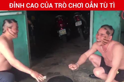 Clip 2 ông chú chơi oẳn tù tì cạo đầu, quệt nhọ nồi hài 'té ghế'