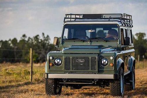 Cận cảnh mẫu xe độ đầy tiện nghi Land Rover Defender