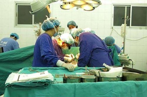 Chuyển tim từ Hà Nội về Sài Gòn cứu sống bệnh nhân