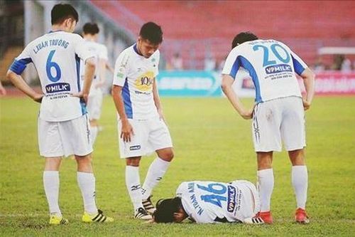 Bầu Đức cho Tuấn Anh sang Hàn Quốc trị thương