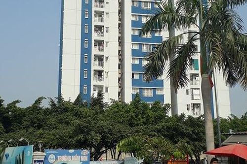 Chung cư Carina Plaza cháy lại lúc giữa trưa nhiều người hốt hoảng