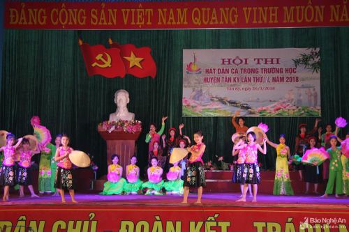 Đa sắc màu Hội thi hát dân ca trong trường học năm 2018
