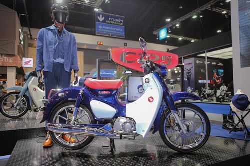 Chi tiết Honda C125 - biến thể Super Cub hiện đại