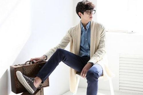 Với giày sneakers, nam giới có thể phối đồ như thế nào?