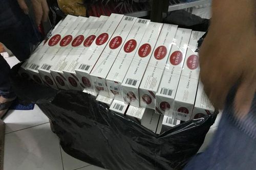 Bắt giữ đối tượng vận chuyển hơn 2 ngàn cây thuốc lá ngoại nhập lậu