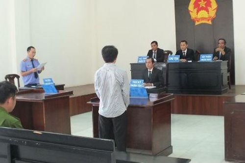 Hai phiên tòa vẫn 'lấn cấn' tội danh vì không xác định được tầm sát thương của khẩu súng bắn chim