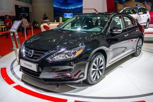 Bảng giá ô tô tháng 4/2018: Nissan chơi ngông, giảm 'sốc' 295 triệu đồng đối với mẫu xe 'ế' Teana