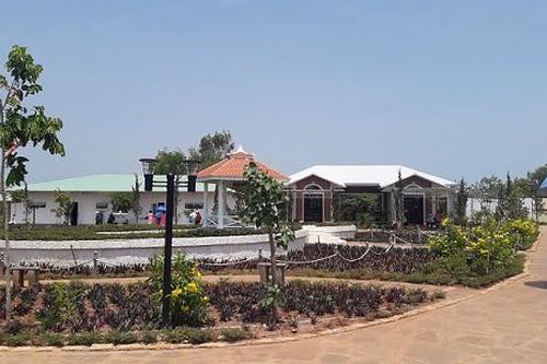 Hồ Quỳnh Hương bị UBND xã đề nghị 'cấm cửa' tổ chức biểu diễn