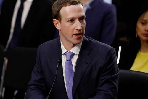 Video toàn cảnh phiên điều trần đầu tiên của ông chủ Facebook