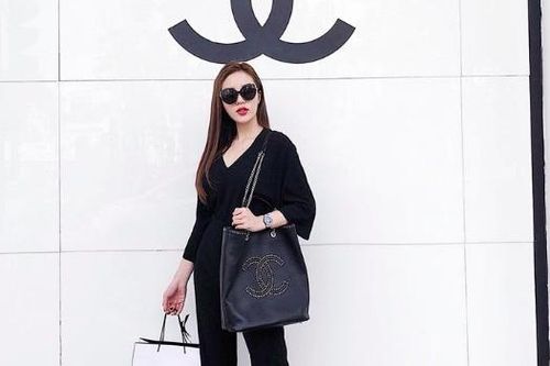 Sao Việt và sao thế giới, ai cũng phải có chiếc túi Chanel trong tủ đồ