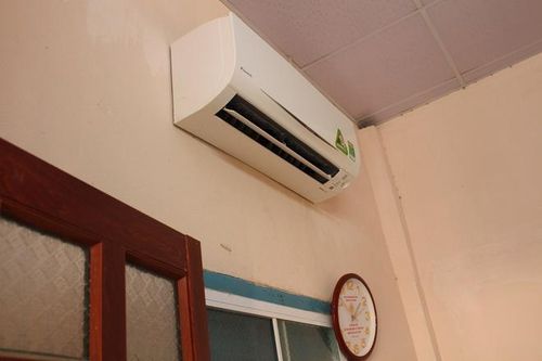 Giá 'trên trời dưới đất', người Sài Gòn vẫn thuê máy lạnh mùa nóng