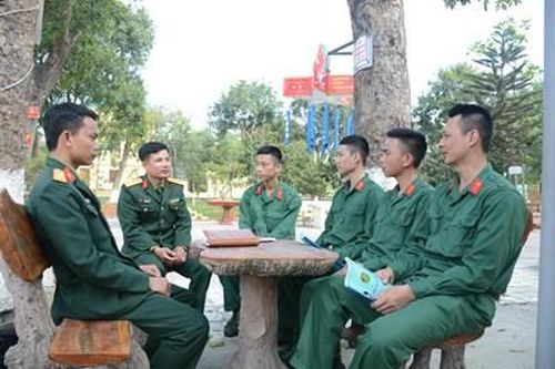 Gần gũi, tận tình như người anh, người chị…