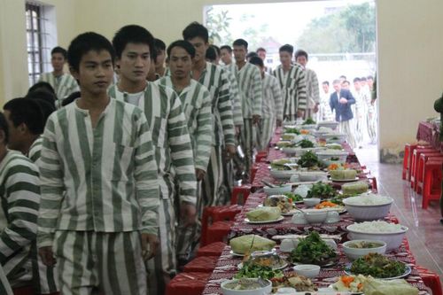 Tết Nguyên đán, phạm nhân hưởng tiêu chuẩn ăn gấp 5 lần ngày thường