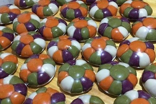 Bánh chưng, bánh dày ngũ sắc lại 'lên ngôi' ngày giỗ tổ Hùng Vương