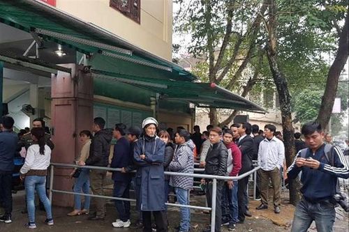 Nghệ An: Hàng ngàn người làm hồ sơ xuất ngoại