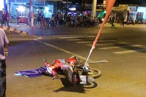 Va chạm với xe bán tải, 1 người tử vong, 3 người bị thương