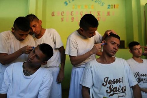 Đường hoàn lương của các thành viên băng đảng khét tiếng ở El Salvador