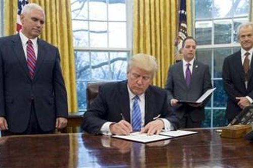 25 Thượng nghị sĩ Mỹ gửi 'tâm thư' kêu gọi Tổng thống Trump quay lại TPP