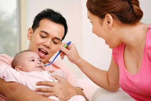 Khi nào nên dùng men tiêu hóa, men vi sinh cho trẻ?