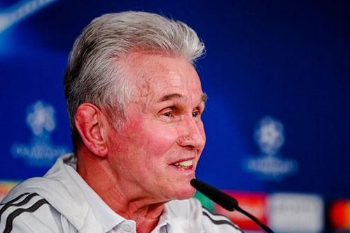 Trước đại chiến, HLV Heynckes chấn chỉnh tổ trọng tài