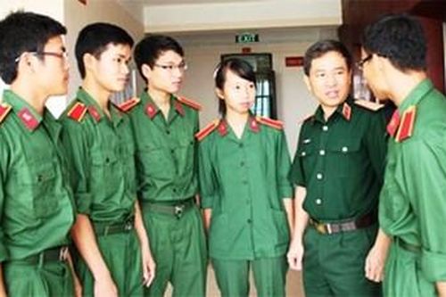 Bài 3: Đổi mới chính sách tiền lương quân đội