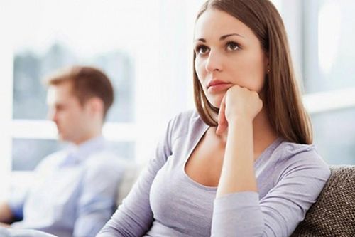 Ly hôn ngay cả khi chồng kiếm trăm triệu một tháng
