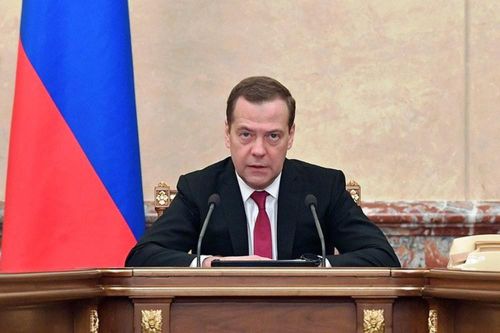 Quyền Thủ tướng Nga Medvedev đề cử thành lập Chính phủ mới