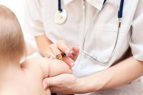 Những lưu ý khi đưa trẻ đi tiêm chủng