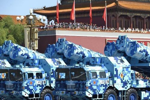 Đại tá an ninh Việt Nam nói về sự nguy hiểm khi Trung Quốc đưa tên lửa, máy bay quân sự ra Trường Sa