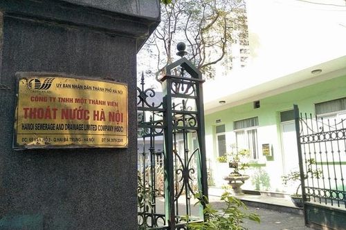 Vụ 'mương nước thối' giữa Thủ đô: Trách nhiệm thuộc về ai?