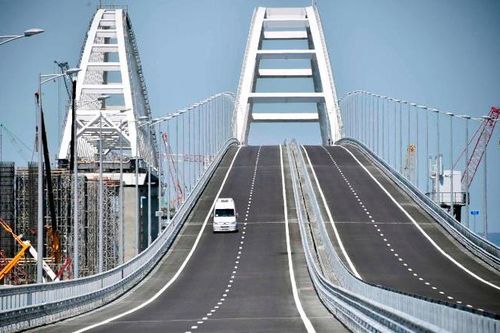 Cầu nối Crimea với đất liền Nga có ý nghĩa gì với Tổng thống Putin?