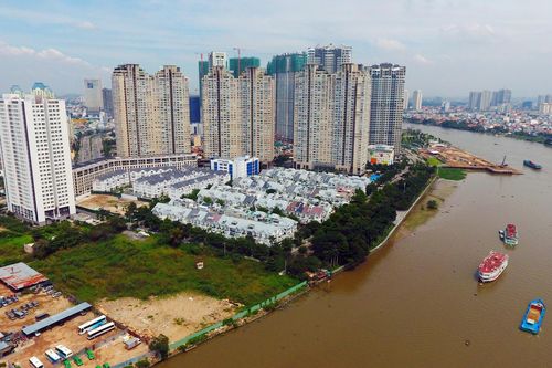 Tiền vẫn đang đổ nhiều vào bất động sản