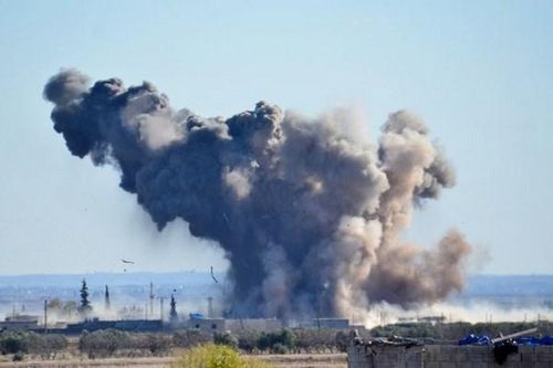 Một vụ nổ lớn làm rung chuyển căn cứ không quân ở Syria