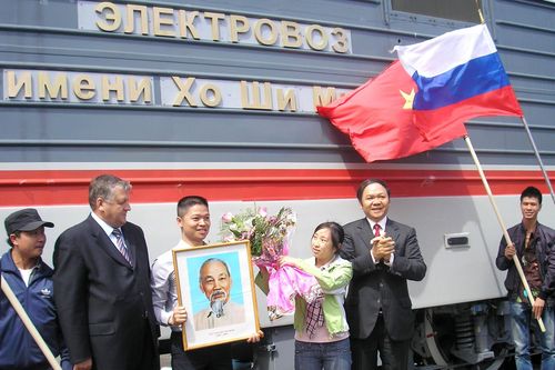 Nước Nga có đoàn tàu hỏa mang tên Hồ Chí Minh